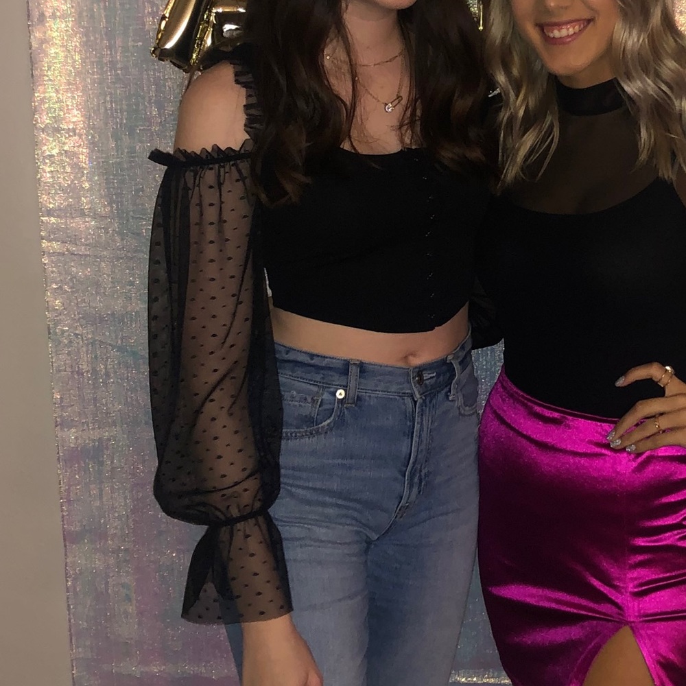 Black mesh crop top puffy sleeves